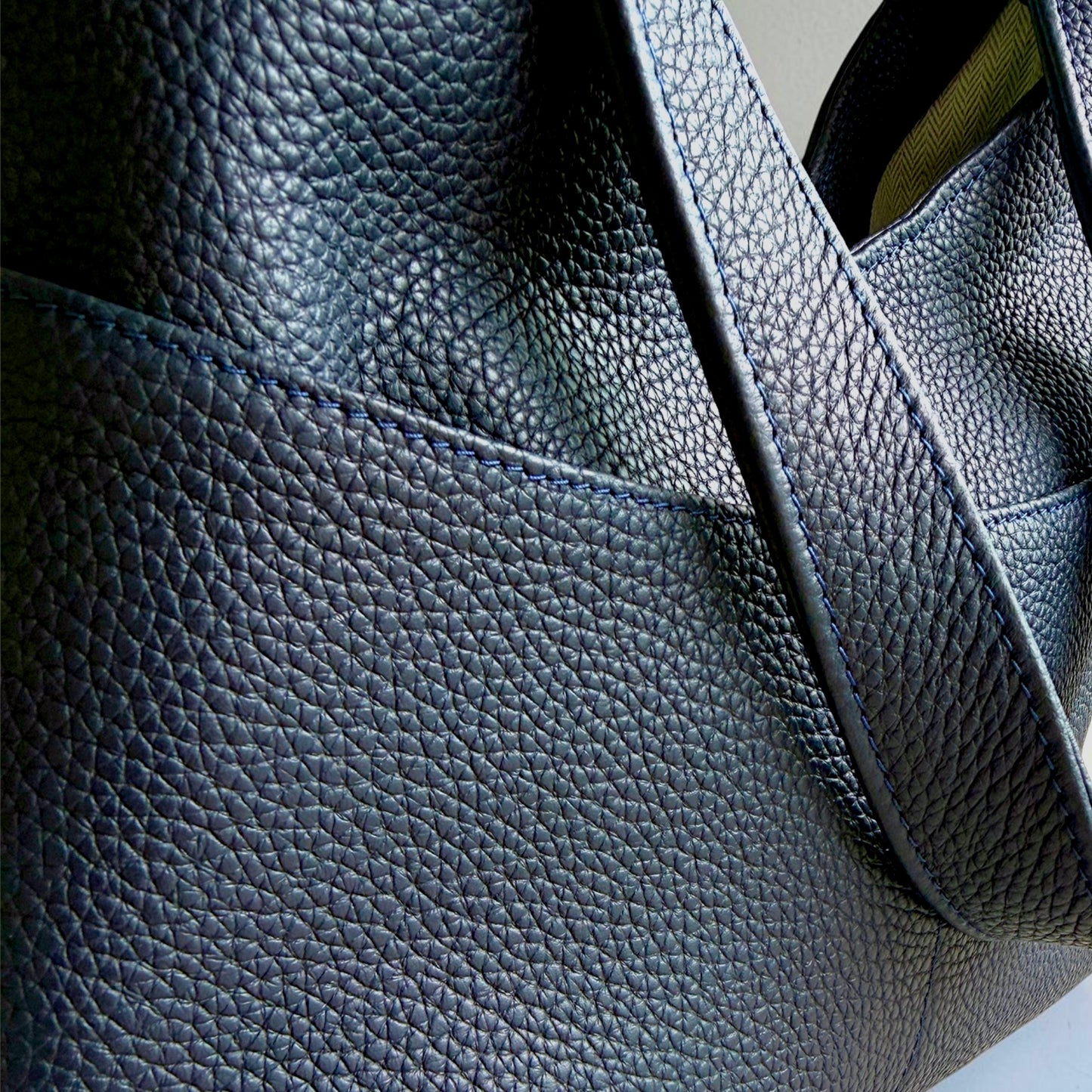 Vella Shoulder Bag-Navy
