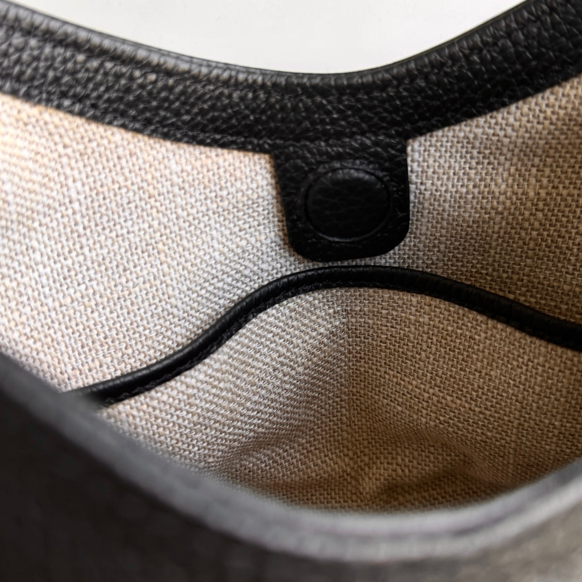Vella Shoulder Bag-Black